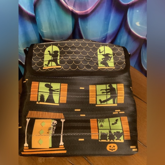 Harveys Handbags - Harveys Modster Mash Haunted House Messenger Bag Backpack/XBody